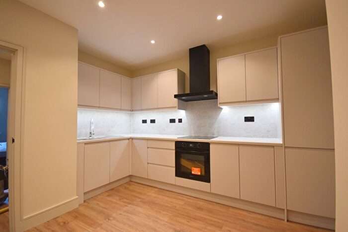 2 Bedroom Flat To Rent In Westow Hill, London, SE19