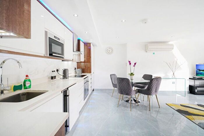 1 Bedroom Flat To Rent In Gloucester Place, London, W1U