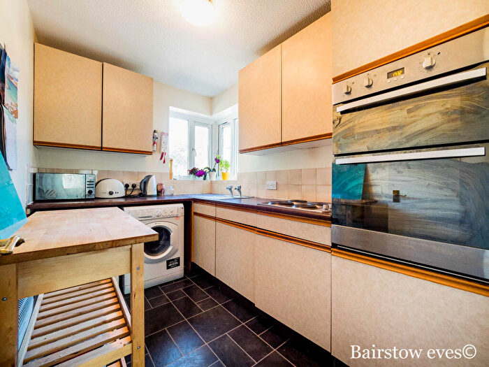 1 Bedroom Flat To Rent In Oak Hill, IG8