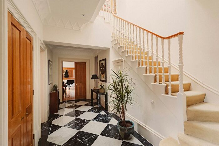 3 Bedroom Flat For Sale In Rose Square, Fulham Road, Chelsea, London, SW3