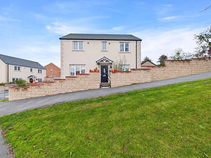 3 Bedroom Detached House For Sale In Lawrence Drive, Calne, SN11