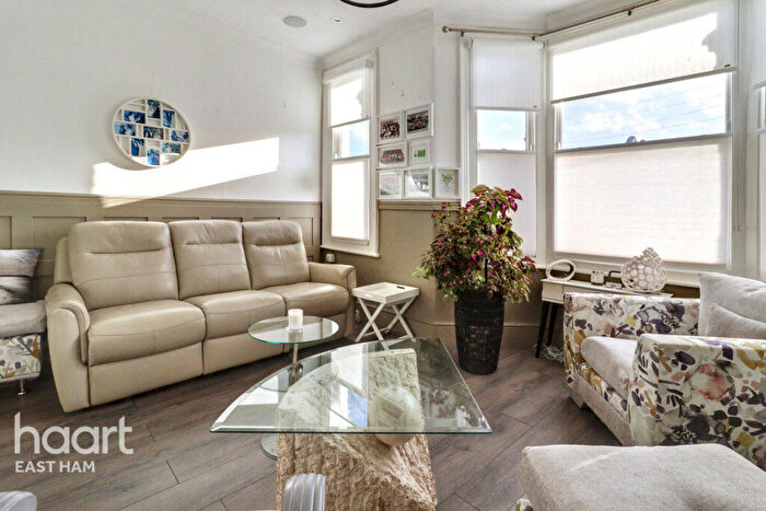 1 Bedroom Maisonette For Sale In Kensington Avenue, London, E12