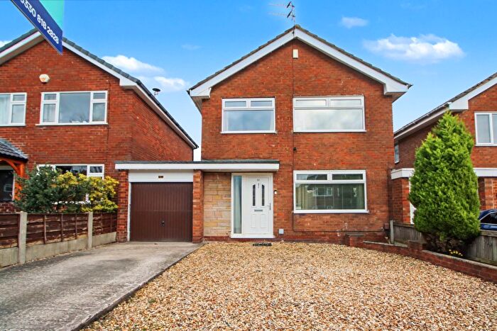 3 Bedroom Detached House For Sale In Lymefield Drive, Manchester, M28
