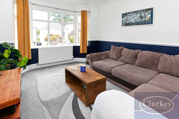 2 Bedroom Flat For Sale In Draycott Road, Bournemouth, BH10