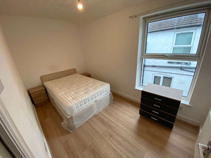 5 Bedroom Semi-Detached House To Rent In Court Road, Wolverhampton, WV6