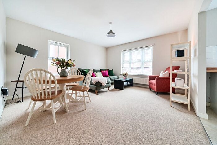 1 Bedroom Flat For Sale In Franklin Court, Wormley, Godalming, GU8