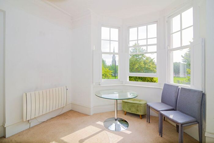 1 Bedroom Flat To Rent In Arlington Park Mansions, Sutton Lane North, W4