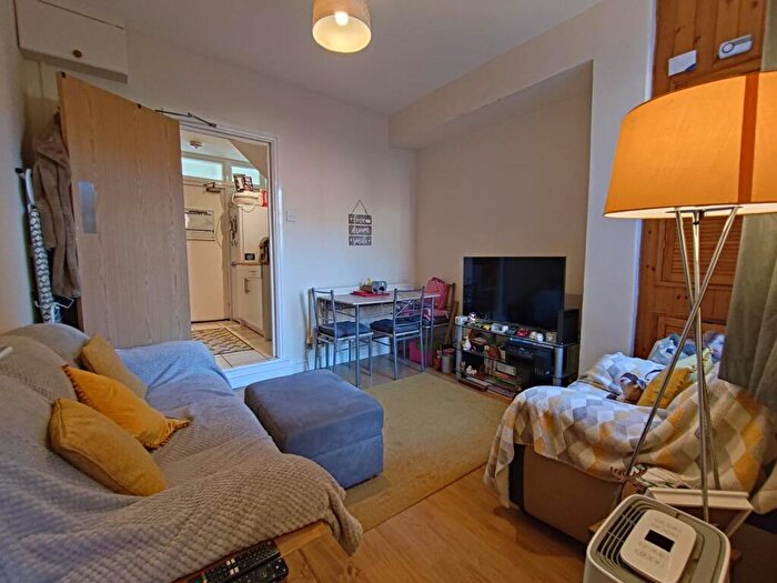 1 Bedroom Flat To Rent In Marlborough Road, Roath, CF23