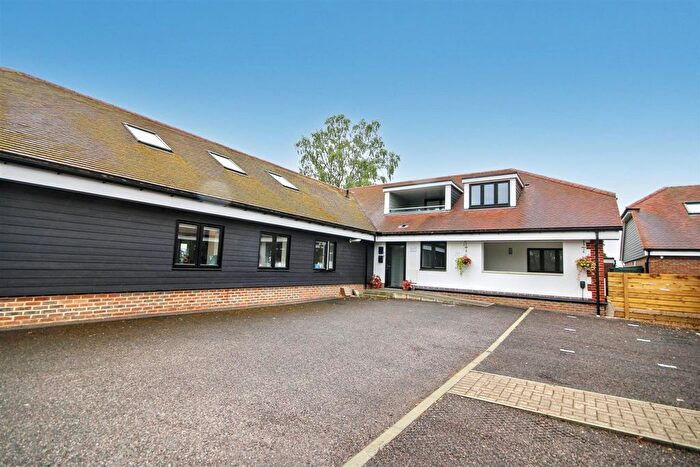 2 Bedroom Property To Rent In Burrows Lane, Gomshall, GU5