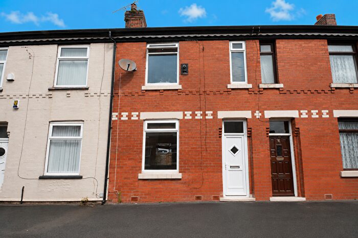 2 Bedroom Terraced House For Sale In Sumac Street, Clayton, M11