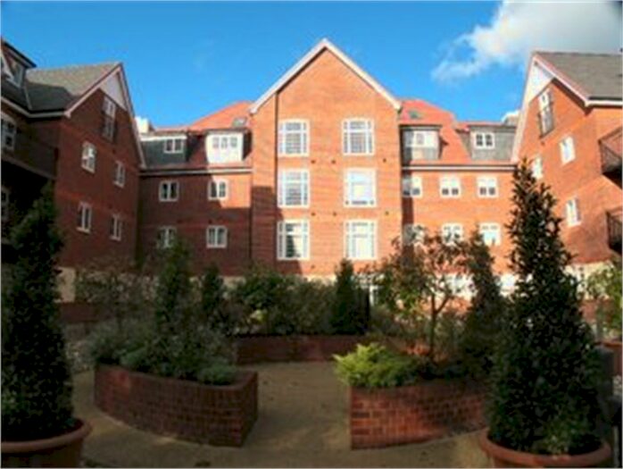 2 Bedroom Flat To Rent In London Road, Camberley, GU15