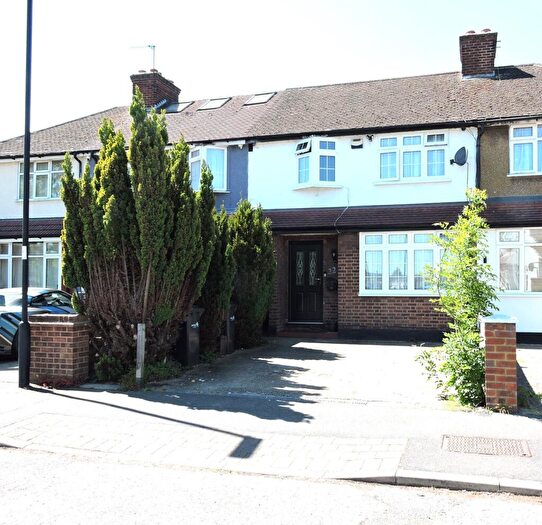 3 Bedroom Terraced House For Sale In Platts Road, Enfield, EN3