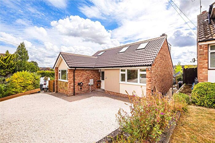 4 Bedroom Detached House For Sale In Brownlow Rise, Totternhoe, Central Bedfordshire, LU6