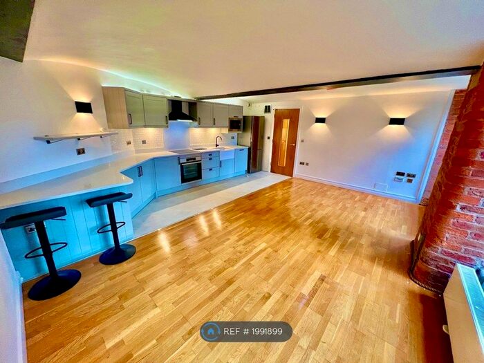 2 Bedroom Flat To Rent In Royal Mills, Manchester, M4