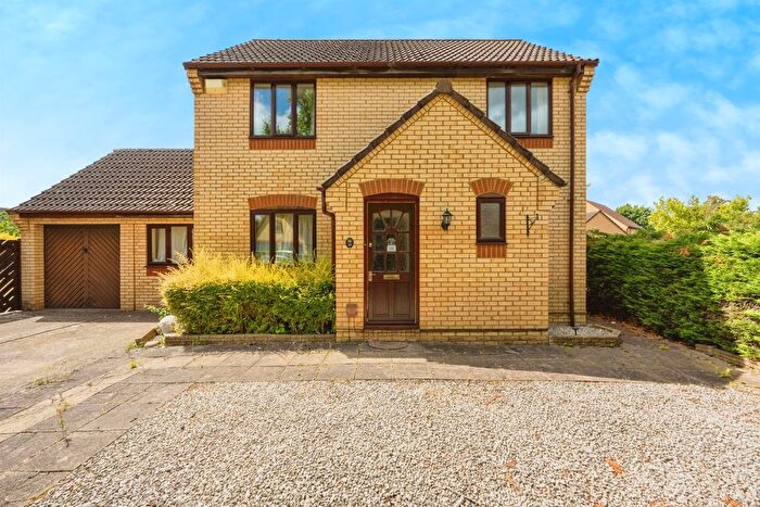 4 Bedroom Detached House For Sale In Selby Grove, Shenley Church End, Milton Keynes, MK5