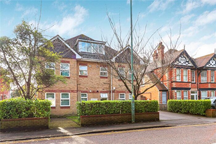 2 Bedroom Apartment For Sale In Richmond Park Road, Charminster, Bournemouth, BH8