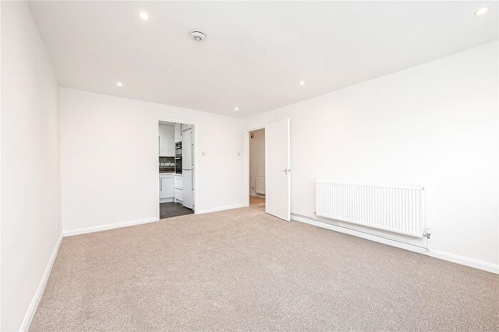 1 Bedroom Flat For Sale In Gumley Gardens, Isleworth, TW7