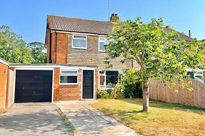 3 Bedroom Semi Detached House For Sale In Hightown Gardens, Ringwood, BH24