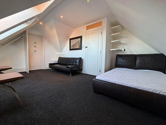 Detached House To Rent In Dyke Road, Brighton, BN1