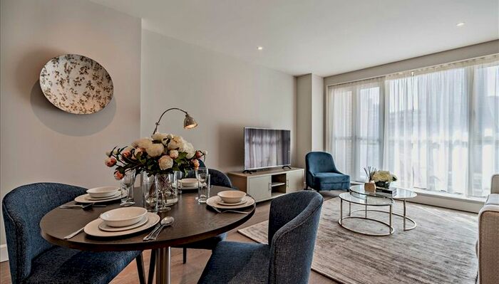 2 Bedroom Flat To Rent In Westferry Circus, E14