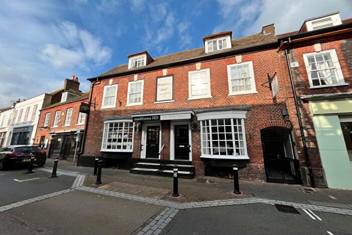 2 Bedroom Flat To Rent In Poole, BH15