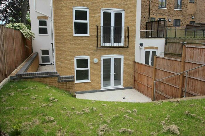 2 Bedroom Flat To Rent In Widmore Road, Bromley, BR1
