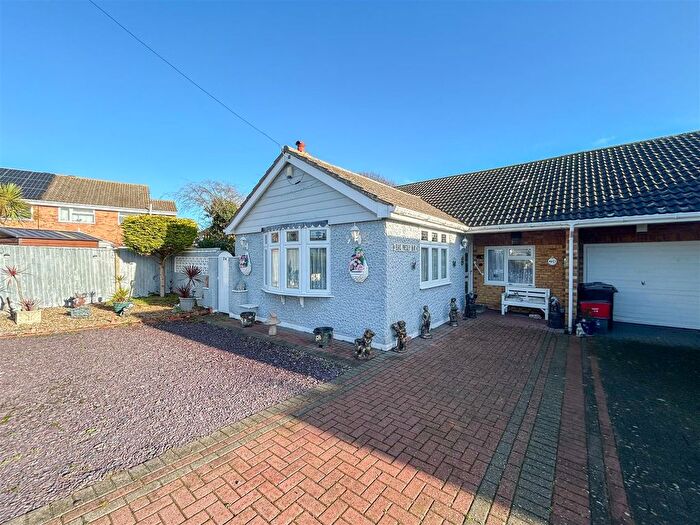 3 Bedroom Semi Detached Bungalow For Sale In Jubilee Avenue, Clacton-On-Sea, CO16