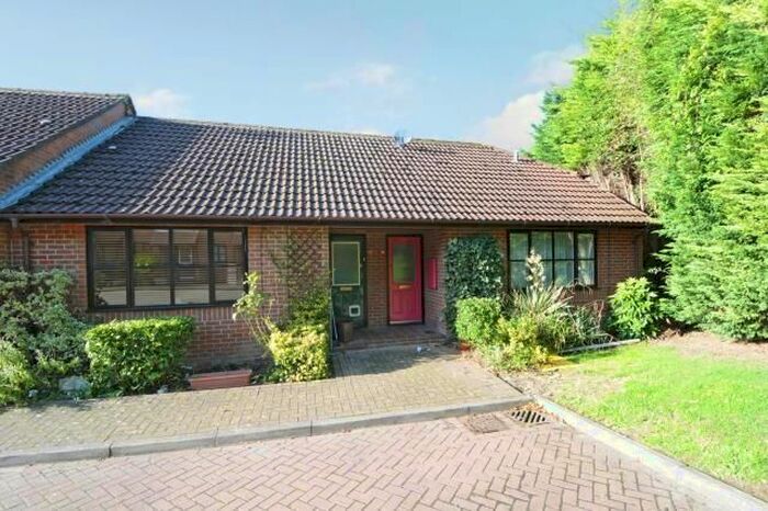 1 Bedroom Maisonette To Rent In Stoney Grove, Chesham, HP5