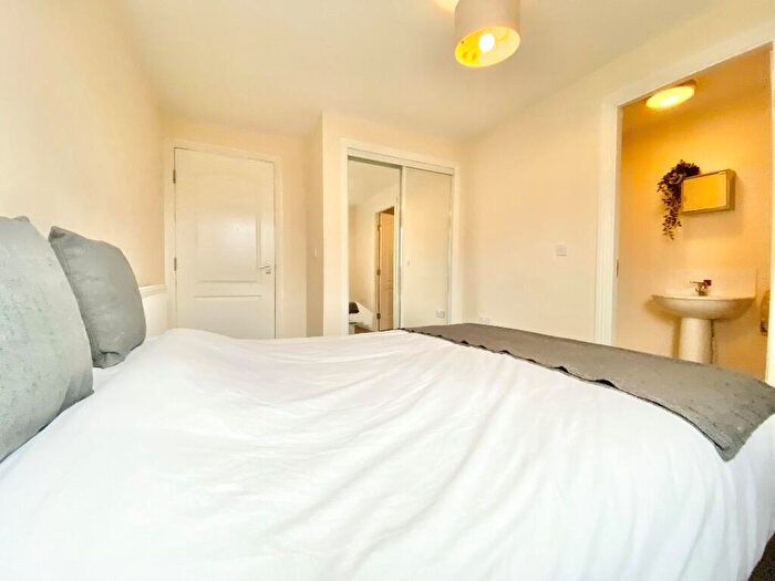 2 Bedroom Flat To Rent In Curle Street, Scotstoun, Glasgow, G14