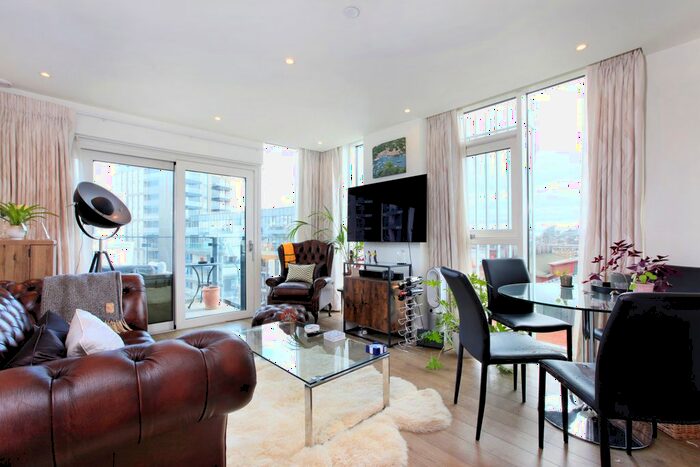 2 Bedroom Flat To Rent In Witham House, Enterprise Way, Wandsworth, London, SW18