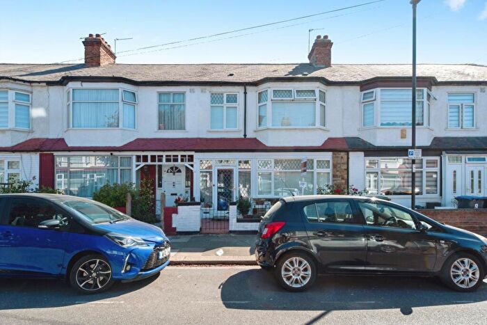 3 Bedroom Terraced House For Sale In Parkstone Avenue, London, London, N18