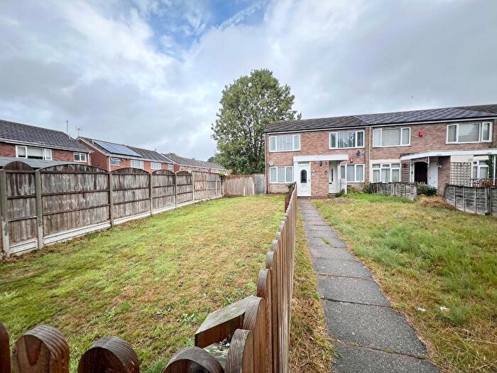 2 Bedroom Maisonette To Rent In Gressel Lane, Tile Cross, Birmingham, B33