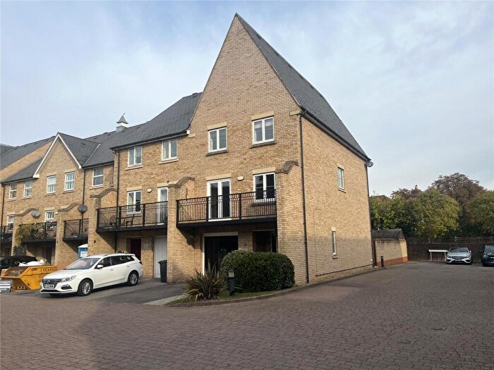 4 Bedroom End Of Terrace House To Rent In Sandringham Drive, Bexley Park, Dartford, Kent, DA2