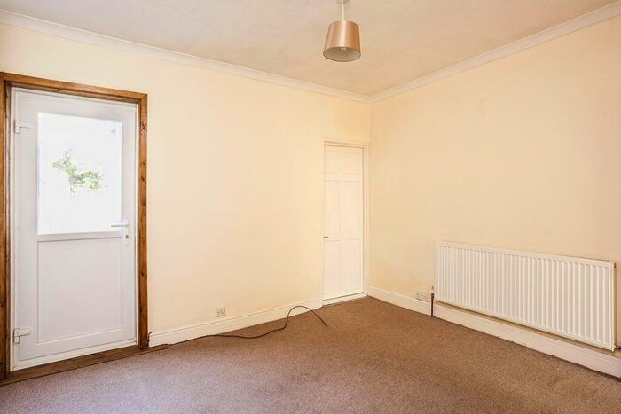 2 Bedroom Terraced House To Rent In Manchester Road, Portsmouth, PO1
