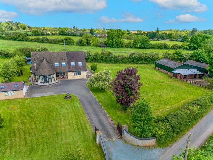 4 Bedroom Country House For Sale In Charlton Lane, Hartlebury, DY11