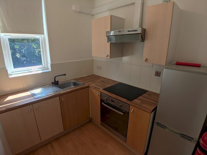 2 Bedroom Flat To Rent In Amherst Road, Fallowfield, Manchester, M14