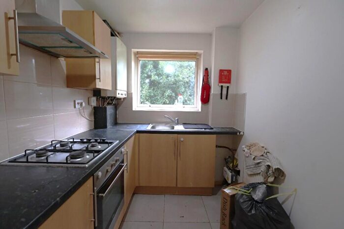 1 Bedroom Flat To Rent In Gurney Close, Barking, London, IG11
