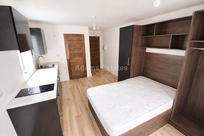 1 Bedroom Semi Detached House To Rent In Charndon Close, Reading, RG2