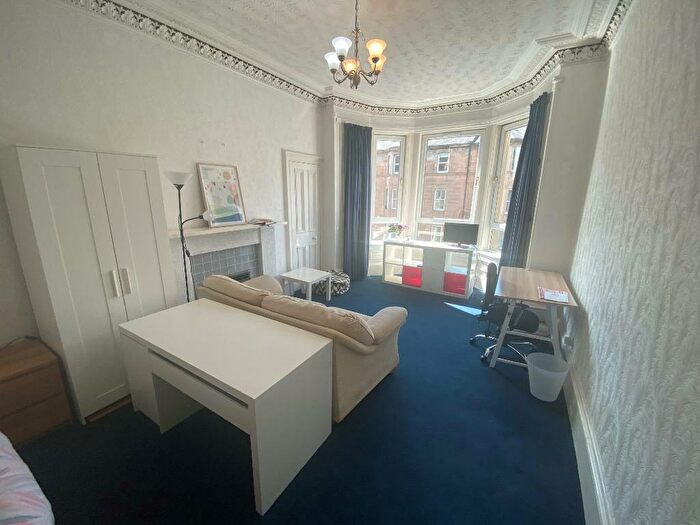3 Bedroom Flat To Rent In Parkside Terrace, Newington, Edinburgh, EH16