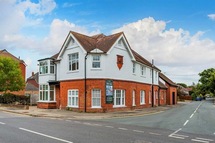 1 Bedroom Flat To Rent In Apex House, Main Road, Edenbridge, TN8