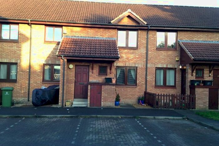 2 Bedroom Flat To Rent In Sinclair Place, Falkirk, FK2