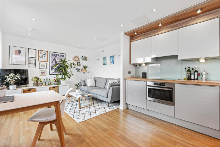 1 Bedroom Apartment To Rent In Drayton Park, Highbury, London, N5
