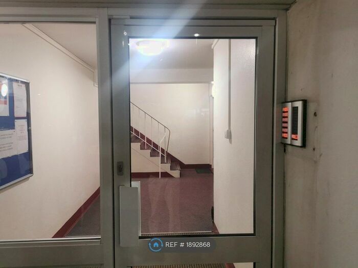 2 Bedroom Flat To Rent In Maldon Road, Wallington, SM6