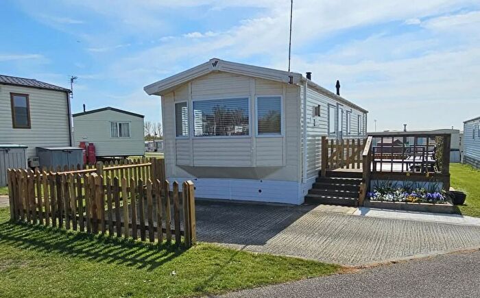 2 Bedroom Caravan For Sale In Flag Hill, Great Bentley, Colchester, CO7