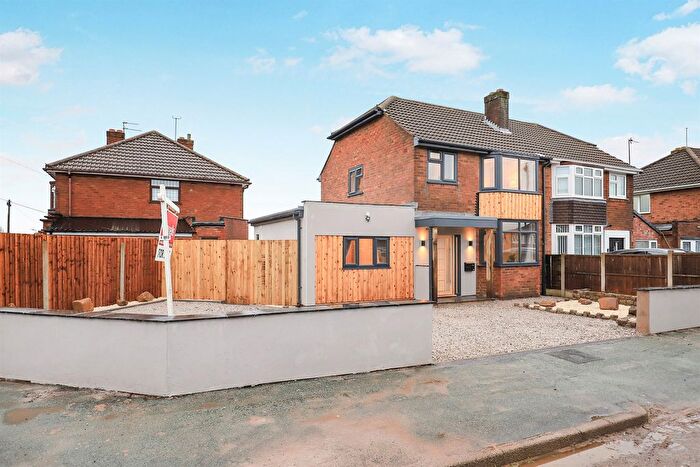 4 Bedroom Semi Detached House For Sale In Beverley Crescent, Wolverhampton, WV4