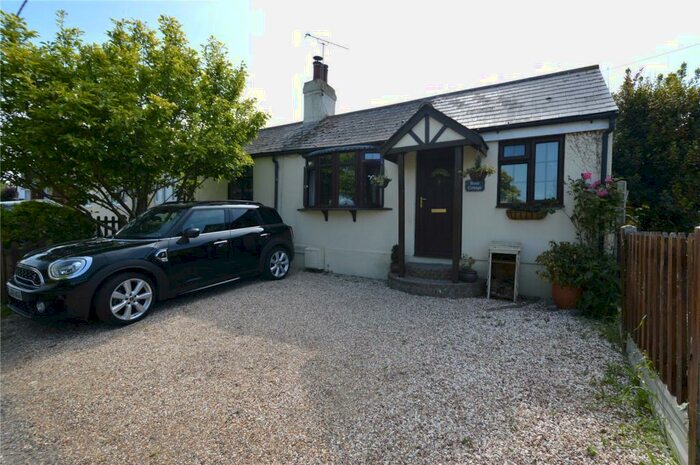 3 Bedroom Bungalow To Rent In Barling Magna, SS3