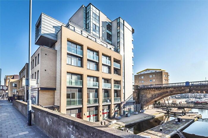 2 Bedroom Flat For Sale In John Nash Mews, London, E14