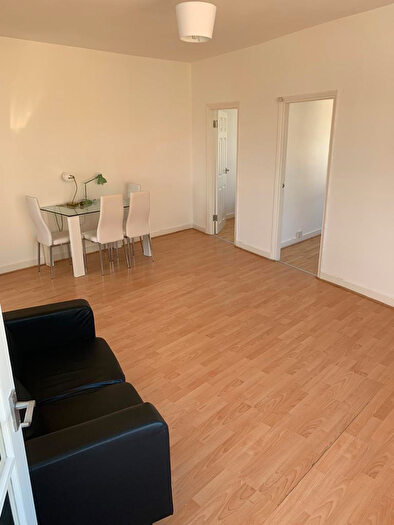 2 Bedroom Apartment To Rent In Hoe Street, London, E17