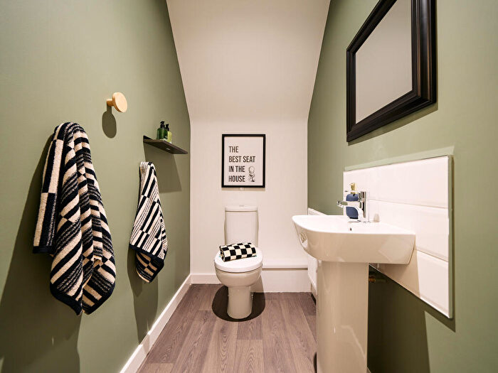 4 Bedroom House For Sale In Epsom Avenue, Towcester, Northamptonshire, NN12