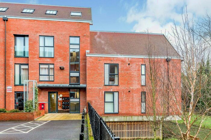 2 Bedroom Apartment To Rent In Candleford Court, Buckingham, MK18